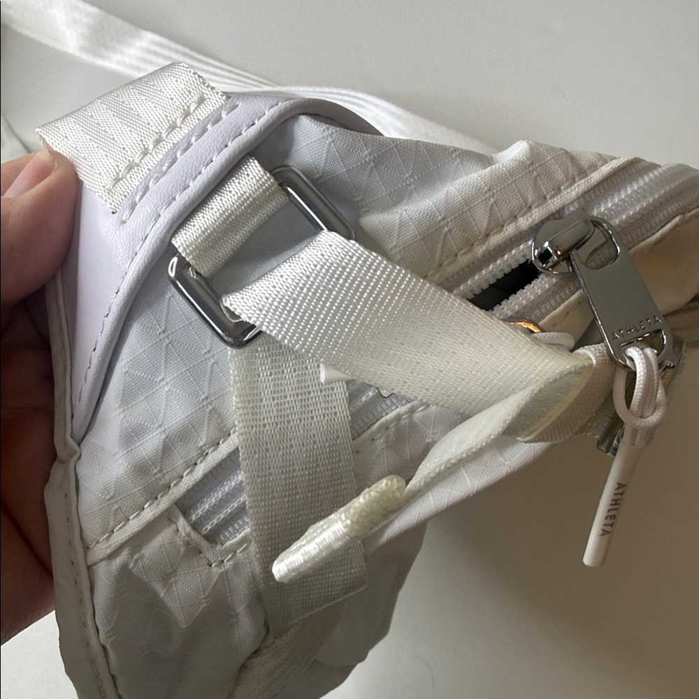 Athleta Excursion Waistbag White - Picture 5 of 13